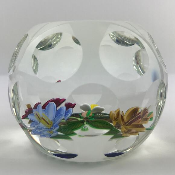Perthshire 1993G Three-Dimensional Bouquet Lampwork Flower Faceted Paperweight - Picture 4 of 13